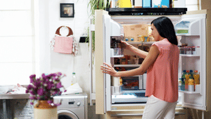 Health Tips: ഫ്രിഡ്ജിൽ നിന്നെടുത്ത ഭക്ഷണം ചൂടാക്കാതെ കഴിക്കുന്നത് സുരക്ഷിതമോ? Health Tips: ഫ്രിഡ്ജിൽ നിന്നെടുത്ത ഭക്ഷണം ചൂടാക്കാതെ കഴിക്കുന്നത് സുരക്ഷിതമോ?