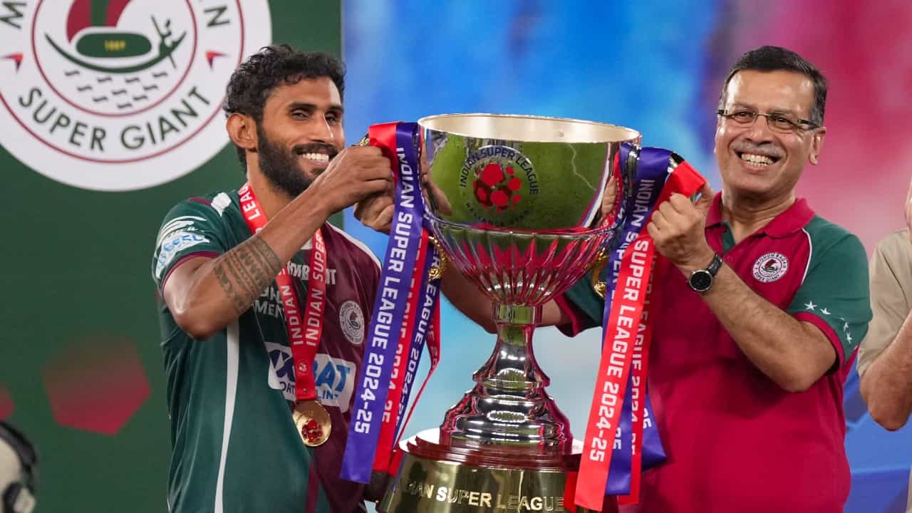 ISL Suspended: ഐഎസ്എൽ അനിശ്ചിതകാലത്തേക്ക് മാറ്റിവച്ചു; തീരുമാനം അറിയിച്ച് അധികൃതർ ISL Suspended: ഐഎസ്എൽ അനിശ്ചിതകാലത്തേക്ക് മാറ്റിവച്ചു; തീരുമാനം അറിയിച്ച് അധികൃതർ