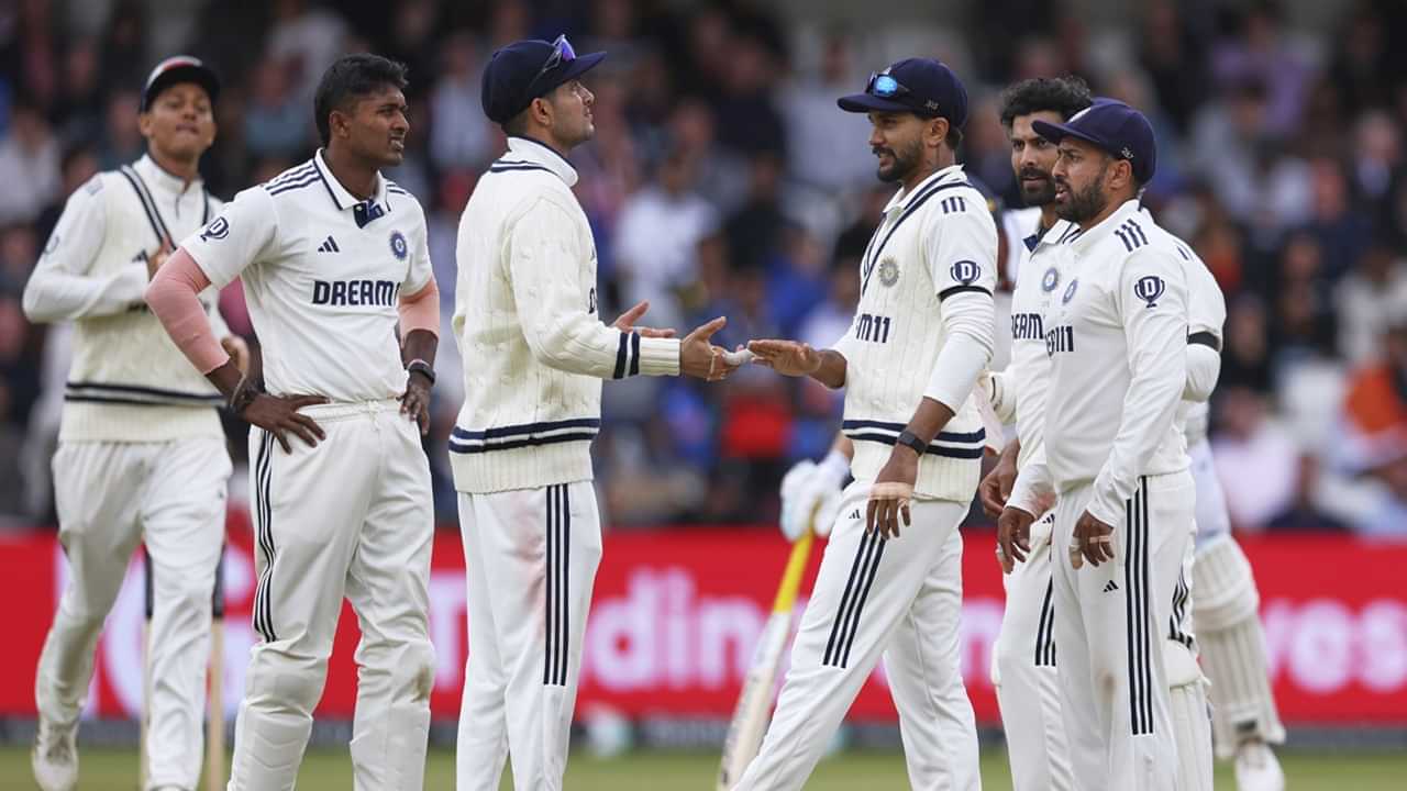 India vs England: രണ്ടാം ടെസ്റ്റില് പ്ലേയിങ് ഇലവനില് സ്ഥാനം ഉറപ്പിച്ച് ഈ ഓള്റൗണ്ടര്മാര്? ഫീല്ഡിങില് പൊളിച്ചുപണി ഉറപ്പ് India vs England: രണ്ടാം ടെസ്റ്റില് പ്ലേയിങ് ഇലവനില് സ്ഥാനം ഉറപ്പിച്ച് ഈ ഓള്റൗണ്ടര്മാര്? ഫീല്ഡിങില് പൊളിച്ചുപണി ഉറപ്പ്