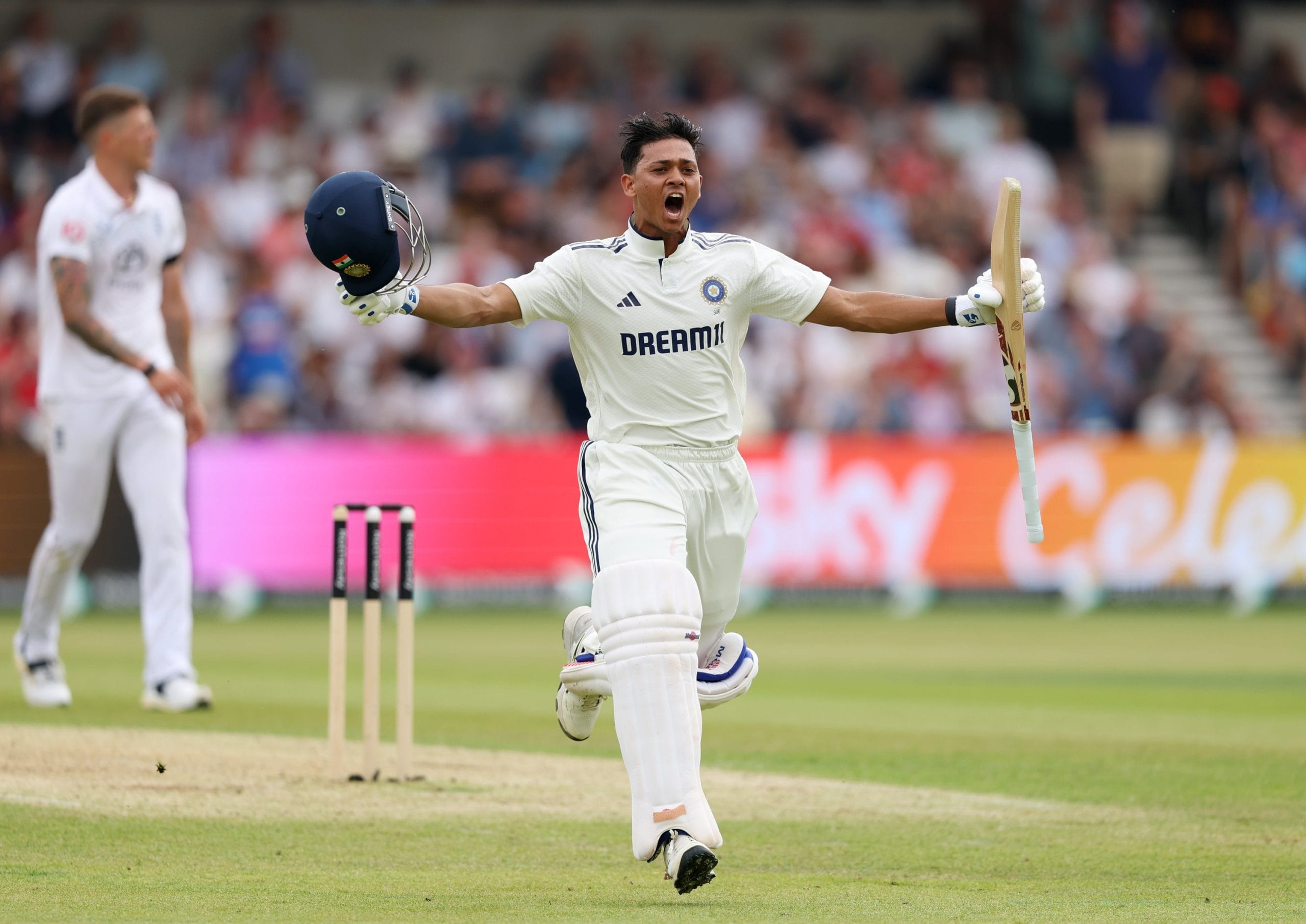 അടുത്ത ഇന്നിംഗ്സിൽ 10ന് മുകളിൽ റൺസെടുക്കാനായാൽ 40 ഇന്നിംഗ്സുകളിൽ നിന്ന് 2000 റൺസെന്ന റെക്കോർഡ് സ്ഥാപിക്കും. ഇതോടെ ഈ പട്ടികയിൽ ദ്രാവിഡിനും സേവാഗിനുമൊപ്പം ജയ്സ്വാൾ റെക്കോർഡ് പങ്കിടും. മത്സരത്തിൻ്റെ ആദ്യ ഇന്നിംഗ്സിൽ ഇന്ത്യ ശക്തമായ നിലയിലാണ്.