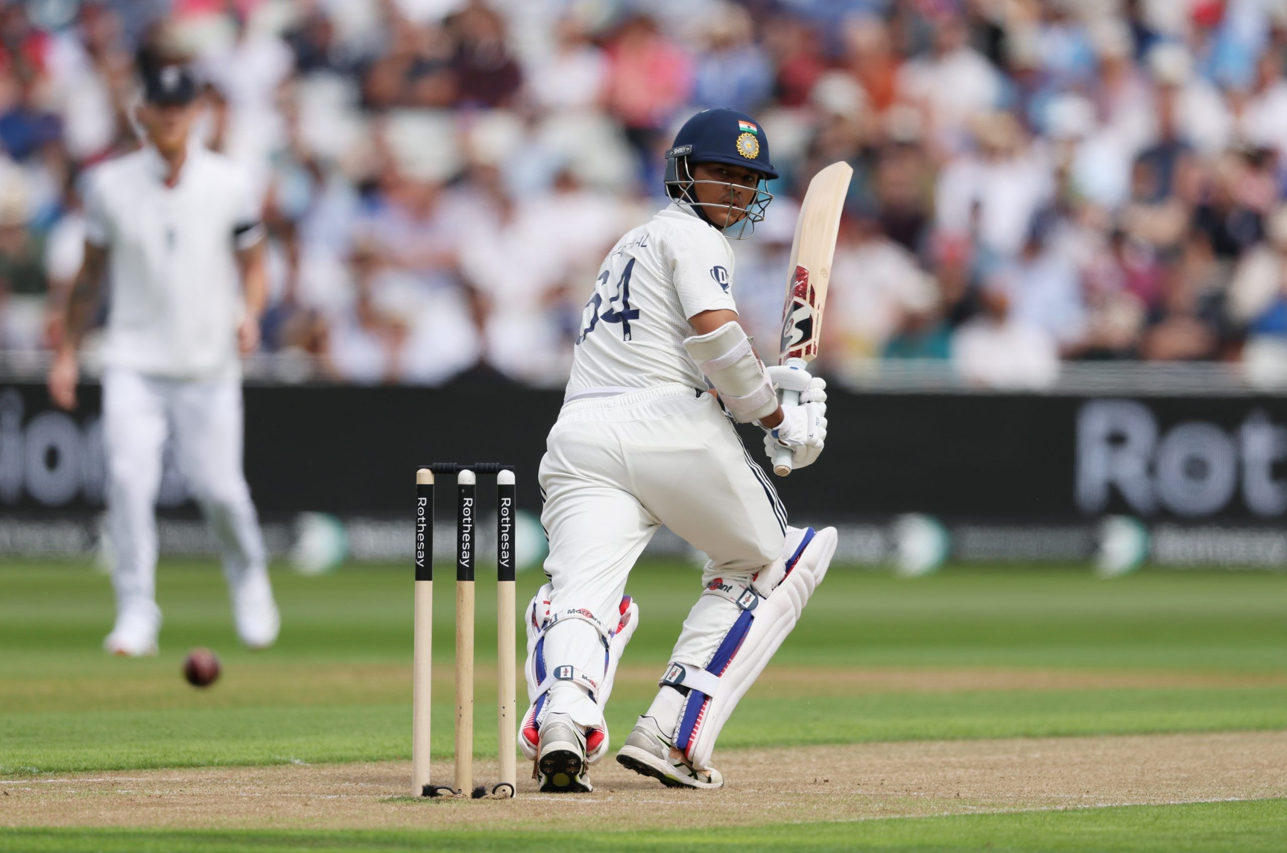 ഇന്ത്യയും ഇംഗ്ലണ്ടും തമ്മിലുള്ള ആദ്യ ടെസ്റ്റിൻ്റെ ഒന്നാം ഇന്നിംഗ്സിൽ യശസ്വി ജയ്സ്വാളിന് നഷ്ടമായത് വമ്പൻ റെക്കോർഡ്. മുൻ താരങ്ങളായ വീരേന്ദർ സേവാഗിനെയും രാഹുൽ ദ്രാവിഡിനെയും പിന്തള്ളാനുള്ള അവസരമാണ് കേവലം 10 റൺസ് അകലെ ആദ്യ ടെസ്റ്റിൽ ജയ്സ്വാളിന് നഷ്ടമായത്. (Image Courtesy- BCCI X) 
