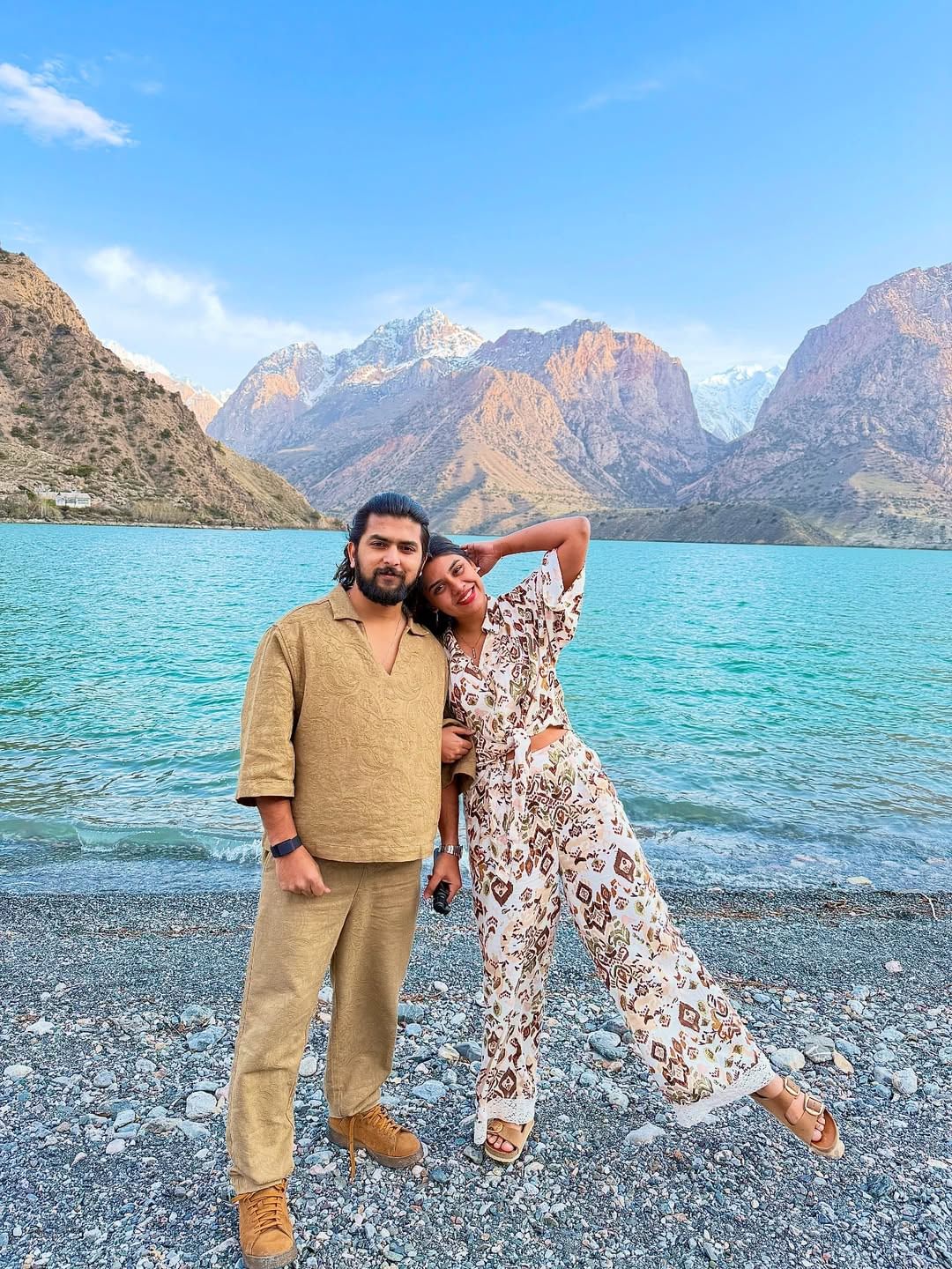 ഏറെയും ചോദ്യം ​ഗബ്രിയെ അന്വേഷിച്ചായിരുന്നു. ​​ഗബ്രിയെ ഒഴിവാക്കിയോ?, ​ഗബ്രിയേക്കാൾ മാച്ചിങ് പുതിയ ചെക്കനാണ് എന്നിങ്ങനെയായിരുന്നു മിക്ക കമന്റുകൾ.എന്നാൽ ഇതിൽ പ്രതികരിച്ച് ജാസ്മിൻ തന്നെ രം​ഗത്ത് എത്തി. തനിക്ക് നിരവധി ആൺപിള്ളേരുമായി റിലേഷൻഷിപ്പുണ്ടെന്ന പഴി കേട്ട് മടുത്തു എന്നാണ് ജാസ്മിൻ പറഞ്ഞത്.