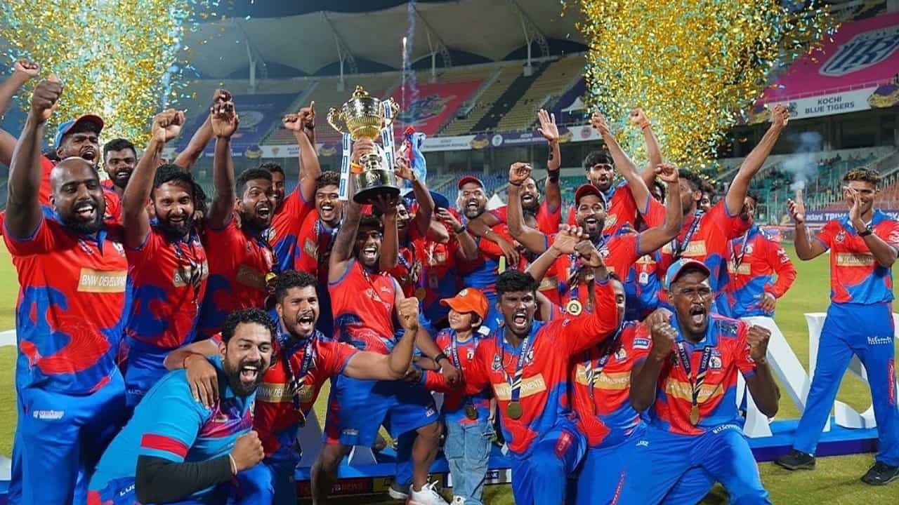 KCL 2026: കേരള ക്രിക്കറ്റ് ലീഗിൻ്റെ ഗ്രാൻഡ് ലോഞ്ച് ഇന്ന്; സഞ്ജു ഫാൻ ജഴ്സി അവതരിപ്പിക്കും: ട്രോഫി ടൂർ നാളെ മുതൽ KCL 2026: കേരള ക്രിക്കറ്റ് ലീഗിൻ്റെ ഗ്രാൻഡ് ലോഞ്ച് ഇന്ന്; സഞ്ജു ഫാൻ ജഴ്സി അവതരിപ്പിക്കും: ട്രോഫി ടൂർ നാളെ മുതൽ