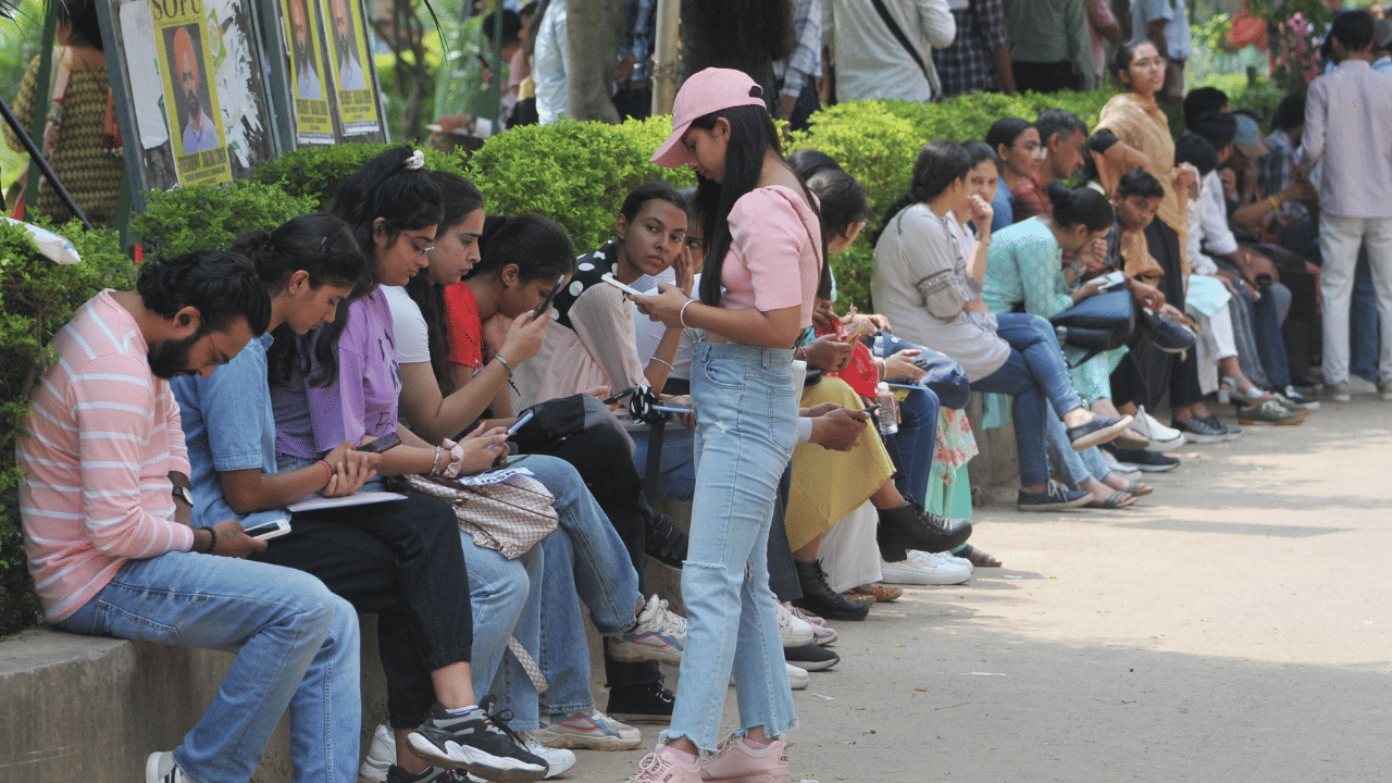 Keam Admission 2025: കീം പ്രവേശന നടപടികൾ തുടങ്ങി; ജുലൈ 16 വരെ അപക്ഷിക്കാം, അറിയേണ്ടതെല്ലാം Keam Admission 2025: കീം പ്രവേശന നടപടികൾ തുടങ്ങി; ജുലൈ 16 വരെ അപക്ഷിക്കാം, അറിയേണ്ടതെല്ലാം