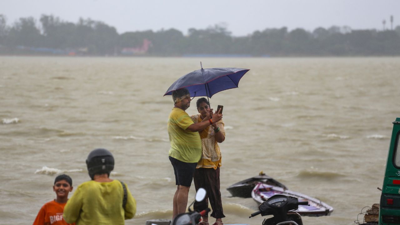 Kerala Flood Warning: പ്രളയ സാധ്യത മുന്നറിയിപ്പ്; വിവിധ നദികളിൽ ഓറഞ്ച് അലേർട്ടുകൾ പ്രഖ്യാപിച്ചു, ജാഗ്രത നിർദ്ദേശം