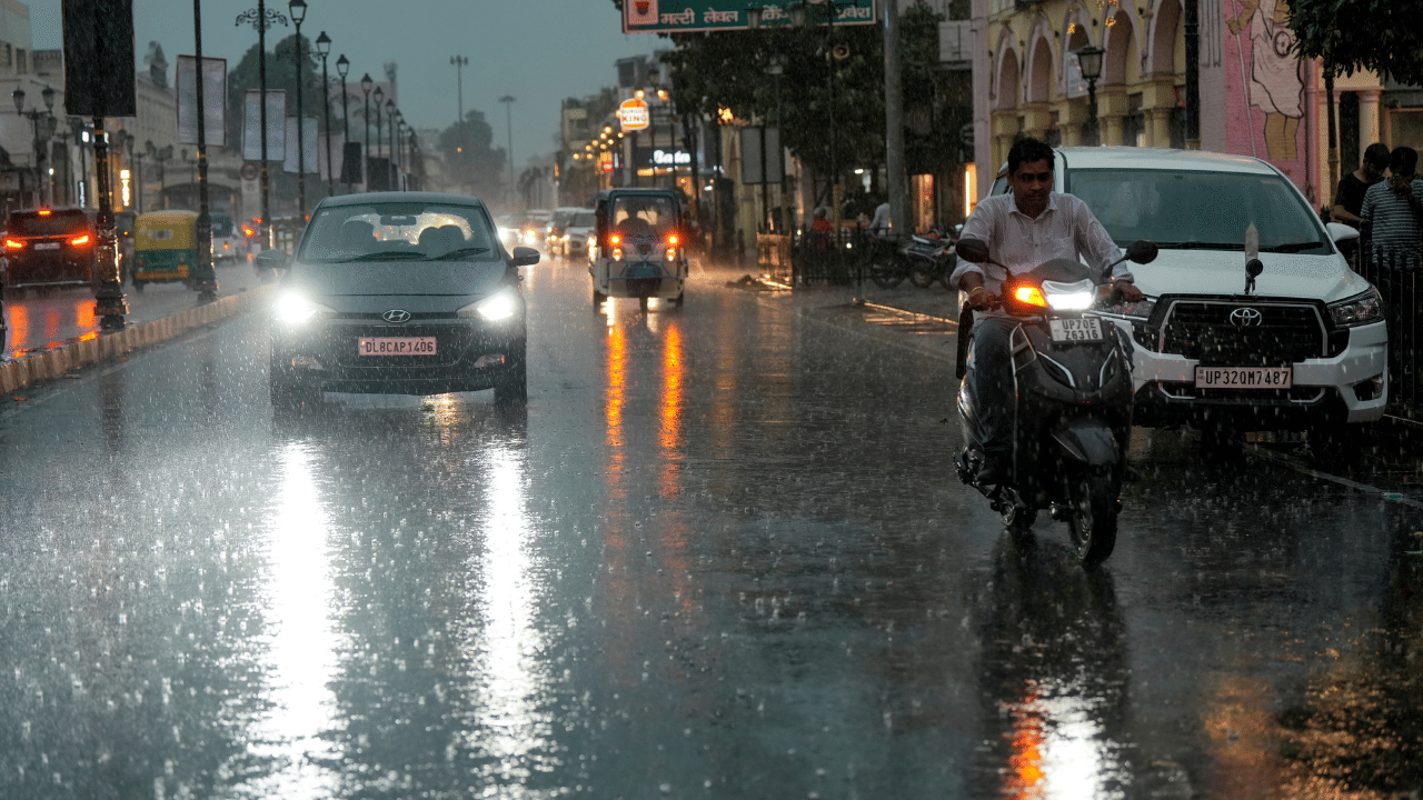 Kerala rain alert: വരും ദിവസങ്ങളിൽ മഴ കനക്കും, ന്യൂനമർദ്ദം 48 മണിക്കൂറിൽ ശക്തിപ്രാപിക്കുമെന്ന് സൂചന