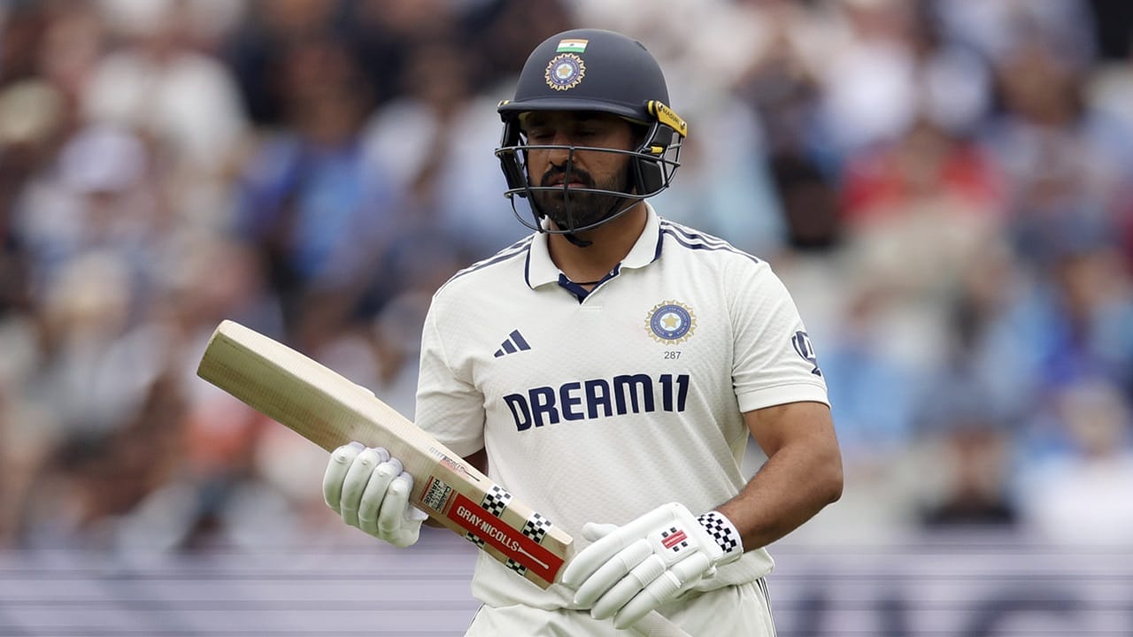 രണ്ടാം ടെസ്റ്റില്‍ ആദ്യ ഇന്നിങ്‌സില്‍ 31 റണ്‍സെടുത്ത താരം, രണ്ടാം ഇന്നിങ്‌സില്‍ എടുത്തത് 26 റണ്‍സ്. ആദ്യ രണ്ട് മത്സരങ്ങളില്‍ നിരാശപ്പെടുത്തിയെങ്കിലും, ഇന്ന് തുടങ്ങുന്ന മൂന്നാം ടെസ്റ്റിലും താരം പ്ലേയിങ് ഇലവനിലുണ്ടാകുമെന്നാണ് ആരാധകരുടെ പ്രതീക്ഷ.