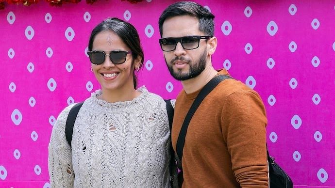 ഒരു പതിറ്റാണ്ടിലധികം നീണ്ട പ്രണയബന്ധത്തിന് ശേഷം 2018ലാണ് സൈനയും കശ്യപും വിവാഹിതരാവുന്നത്. സൈന നെഹ്‌വാൾ തൻ്റെ ഇൻസ്റ്റഗ്രാം ഹാൻഡിലിലൂടെ വേർപിരിയൽ വാർത്ത പുറത്തുവിട്ടെങ്കിലും കശ്യപ് ഇതുവരെ ഇക്കാര്യത്തിൽ ഒരു തരത്തിലുള്ള പ്രതികരണവും നടത്തിയിട്ടില്ല.