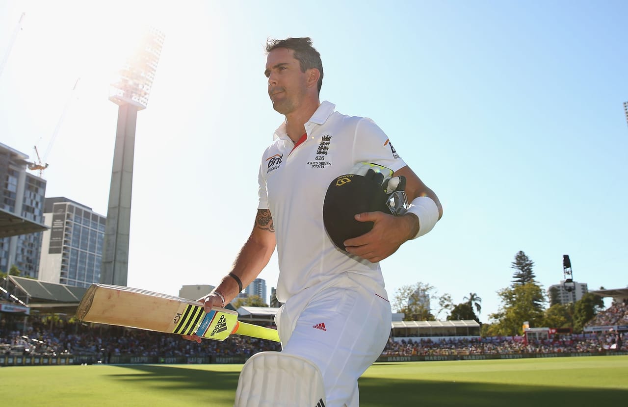 പഴയ കാലം പരിഗണിക്കുമ്പോൾ ഇക്കാലത്ത് ബാറ്റ് ചെയ്യാൻ എളുപ്പമാണെന്ന് ഇംഗ്ലണ്ടിൻ്റെ മുൻ താരം കെവിൻ പീറ്റേഴ്സൺ. 20/25 വർഷങ്ങൾക്ക് മുൻപ് ഇപ്പോഴത്തേതിനെക്കാൾ ഇരട്ടി ബുദ്ധിമുട്ടായിരുന്നു ബാറ്റിംഗ് എന്ന് പീറ്റേഴ്സൺ പറഞ്ഞു. തൻ്റെ എക്സ് അക്കൗണ്ടിലൂടെയാണ് താരത്തിൻ്റെ പ്രതികരണം. (Image Courtesy- Social Media)