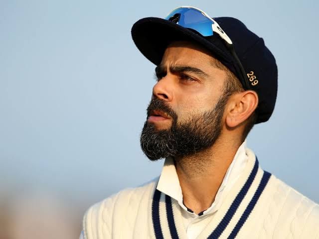 കുടുംബാംഗങ്ങളെ പരമ്പരകളിൽ ഒപ്പം കൂട്ടുന്നതുമായി ബന്ധപ്പെട്ട് ബിസിസിഐയുടെ നിബന്ധനയെ വിരാട് കോലി വിമർശിച്ചിരുന്നു. പ്രത്യക്ഷമായി വിമർശിച്ചില്ലെങ്കിലും ഈ നിബന്ധനയിൽ തനിക്ക് നിരാശയുണ്ടായി എന്നും കുടുംബാംഗങ്ങളെ മാറ്റിനിർത്തുന്നത് പരിഹാരമായി കണ്ടു എന്നുമായിരുന്നു താരം പറഞ്ഞത്. (Image Courtesy- Social Media)
