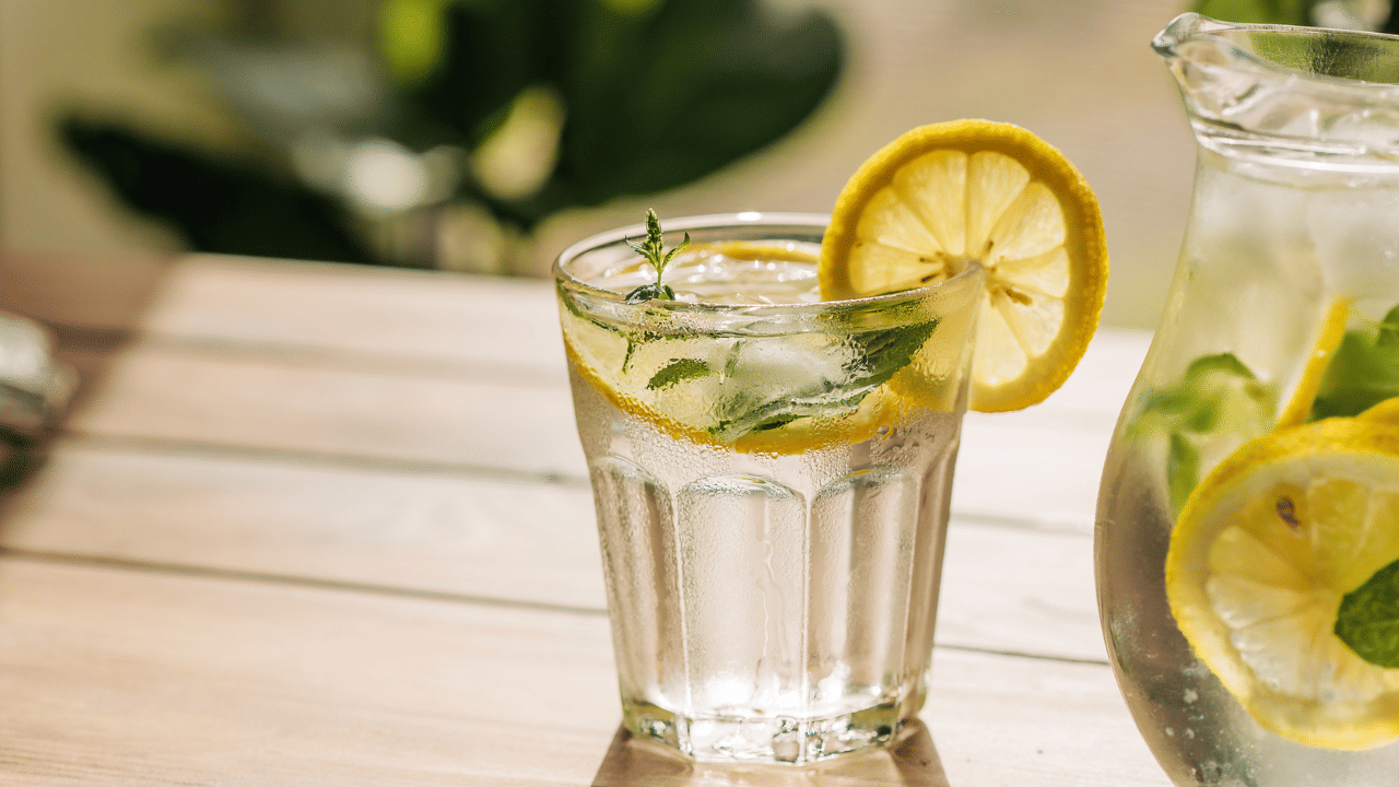 Lemon Water Sideeffects: നാരങ്ങാവെള്ളം ഒരു ശീലമാക്കേണ്ട! ഈ ദോഷഫലങ്ങളെക്കുറിച്ച് അറിഞ്ഞിരിക്കണം