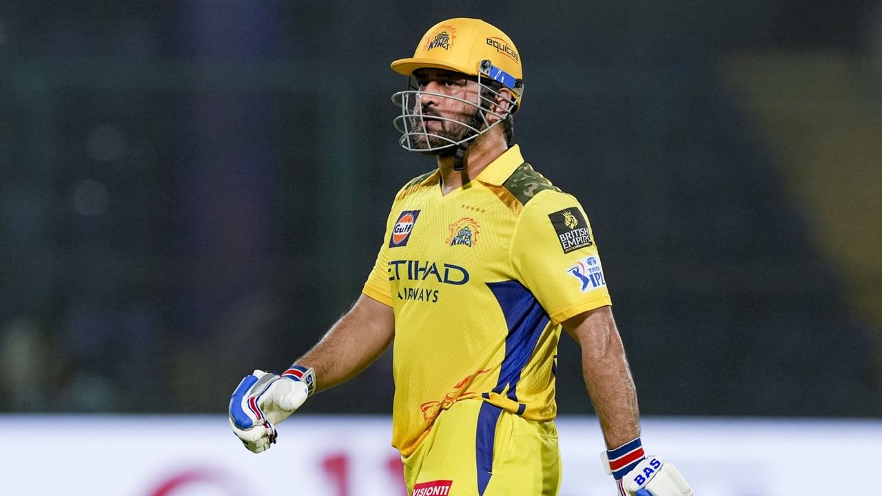 എന്നാല്‍ ഇന്ത്യക്കാര്‍ക്കിടയില്‍, പ്രത്യേകിച്ചും കുട്ടികൾക്കിടയിൽ ഫിറ്റ്‌നസ് കുറയുന്നതില്‍ ധോണി ആശങ്കയിലാണ്. റാഞ്ചിയില്‍ നടന്ന ഒരു പരിപാടിയില്‍ സംസാരിക്കുന്നതിനിടെയാണ് ധോണി തന്റെ ആശങ്ക വ്യക്തമാക്കിയത് (Image Credits: PTI)