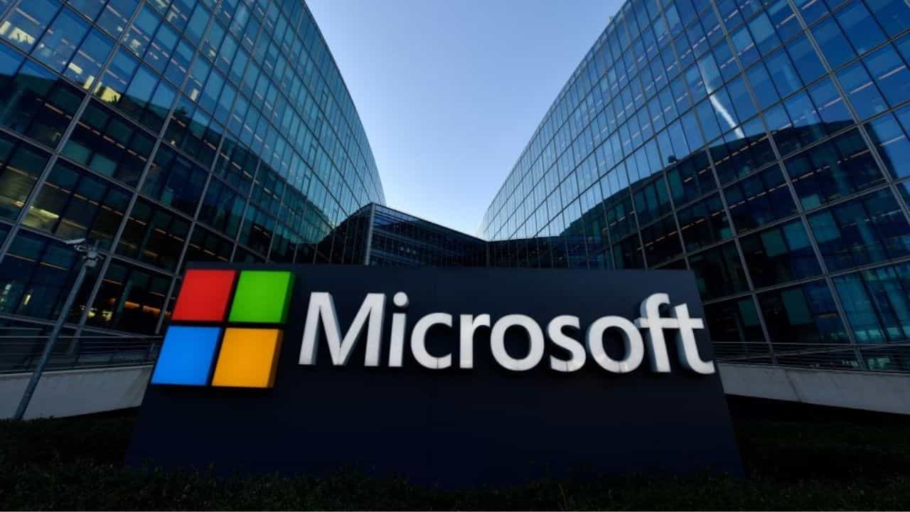 Mircosoft Layoff: മൈക്രോസോഫ്റ്റിൽ കൂട്ടപിരിച്ചുവിടൽ; ജോലി നഷ്ടമാകുന്നത് 9000 പേർക്ക്, കാരണം എഐയോ?