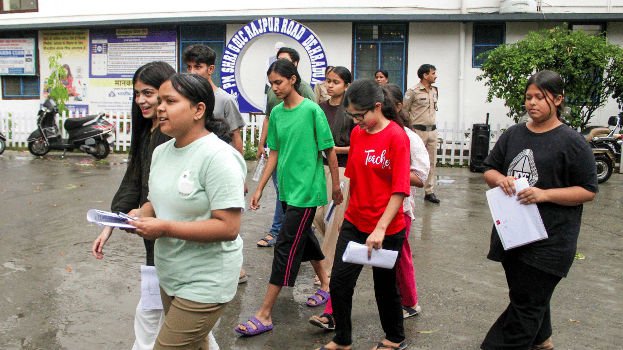 NEET PG 2025: നീറ്റ് പിജി പരീക്ഷ കേന്ദ്രം അറിയാം; കൂടുതലറിയാൻ ഈ ലിങ്ക് പരിശോധിക്കൂ NEET PG 2025: നീറ്റ് പിജി പരീക്ഷ കേന്ദ്രം അറിയാം; കൂടുതലറിയാൻ ഈ ലിങ്ക് പരിശോധിക്കൂ