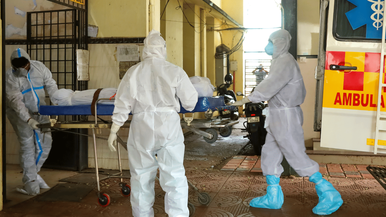 Nipah Outbreak Kerala: ഭീഷണിയായി നിപ; സംസ്ഥാനത്ത് മൂന്ന് ജില്ലകളിൽ ജാഗ്രതാ നിർദേശം; പ്രതിരോധ നടപടി ശക്തമാക്കും