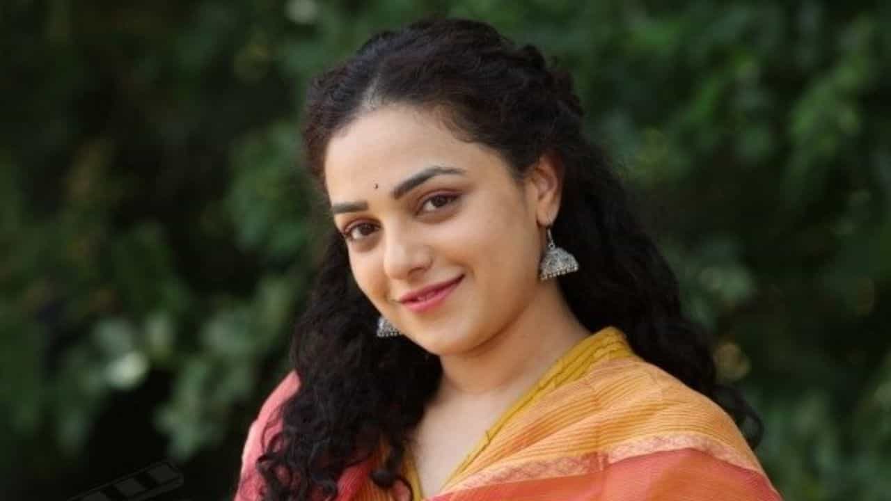 Nithya Menen: കെട്ടിപ്പിടിക്കലും കെെ കൊടുക്കലും എനിക്കിഷ്ടമല്ല, കെെകൂപ്പി വണങ്ങുന്നതാണ് നമ്മുടെ സംസ്കാരം; നിത്യ മേനോൻ Nithya Menen: കെട്ടിപ്പിടിക്കലും കെെ കൊടുക്കലും എനിക്കിഷ്ടമല്ല, കെെകൂപ്പി വണങ്ങുന്നതാണ് നമ്മുടെ സംസ്കാരം; നിത്യ മേനോൻ