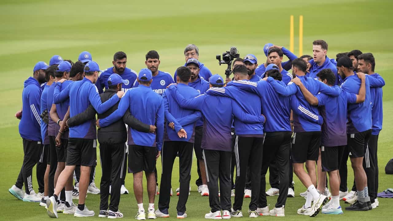 India vs England Playing Eleven: ഓവലില്‍ വമ്പന്‍ ട്വിസ്റ്റ്; അര്‍ഷ്ദീപും കുല്‍ദീപും പിന്നെയും പടിക്ക് പുറത്ത്, കരുണ്‍ തിരിച്ചെത്തി