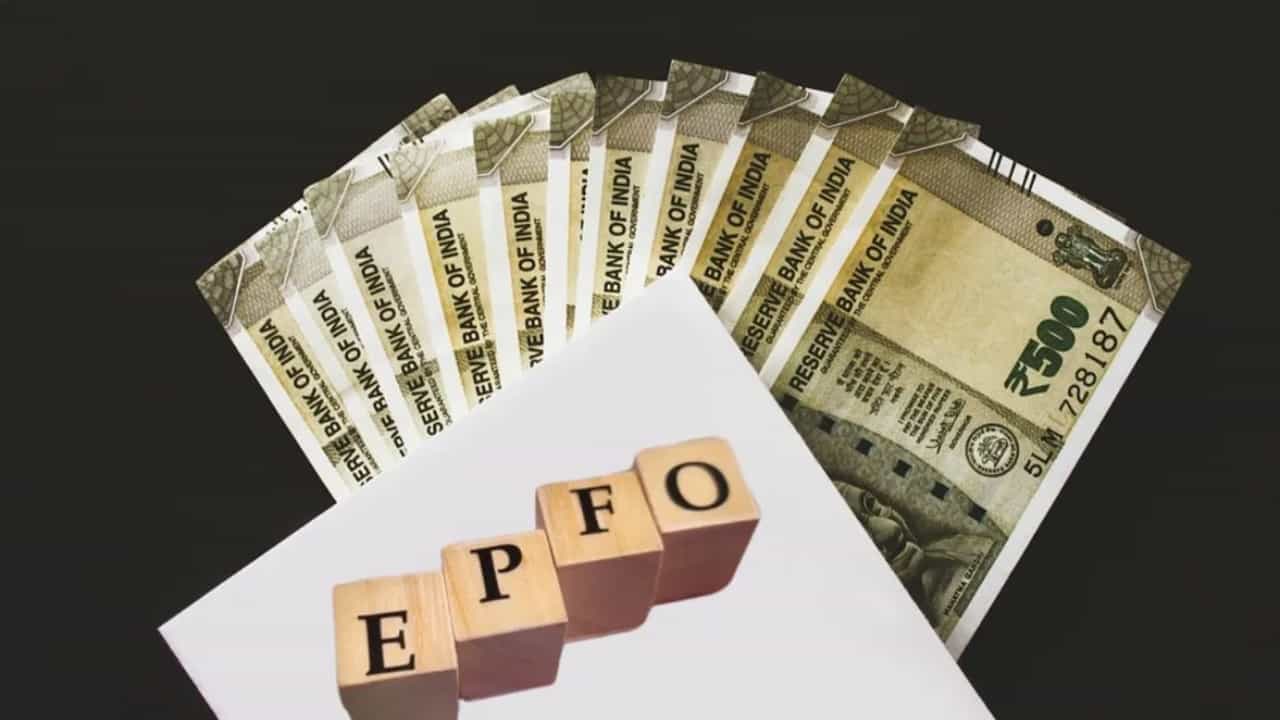PF Calculator: 10000 രൂപ ശമ്പളക്കാരന് പോലും 30 ലക്ഷം കവിയും; പിഎഫിൻ്റെ സീക്രട്ടിതാണ്
