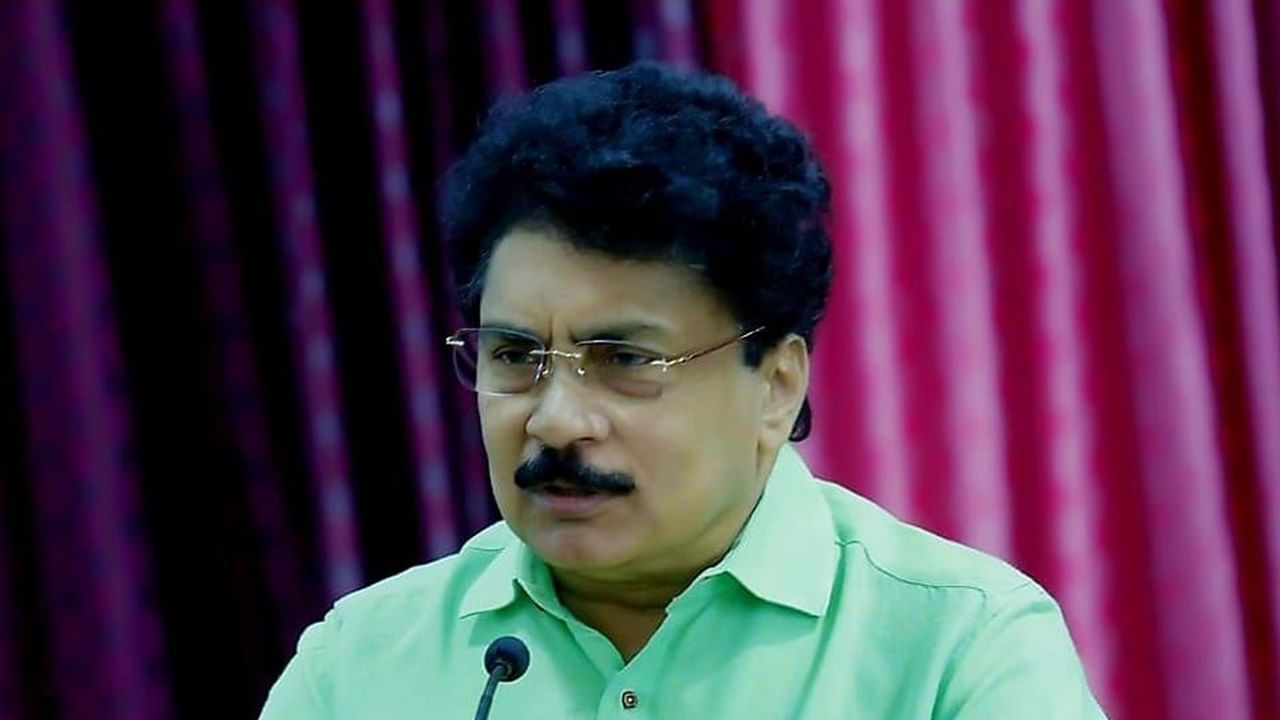 PK Sasi: കൊച്ചി പഴയ കൊച്ചിയല്ല ! സിപിഎമ്മിനെതിരെ ഒളിയമ്പുമായി പികെ ശശി, യുഡിഎഫ് നേതാക്കള്‍ക്കൊപ്പം വേദിയില്‍