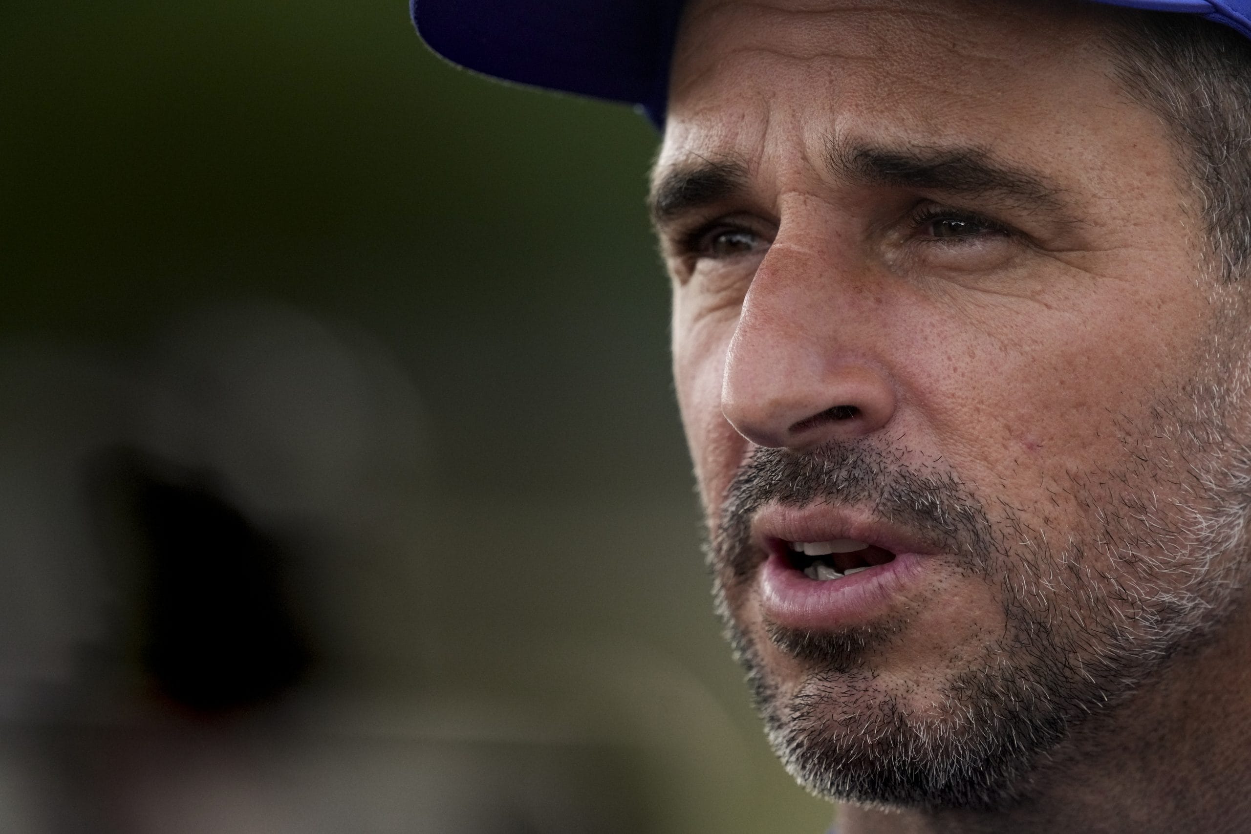 "മാഞ്ചസ്റ്റർ ടെസ്റ്റിന് മുൻപ് പന്ത് ബാറ്റ് ചെയ്യും. ഒരു കാരണവശാലും അദ്ദേഹത്തെ ടെസ്റ്റിൽ കളിപ്പിക്കാതിരിക്കാനാവില്ല. മൂന്നാം ടെസ്റ്റിൽ വേദനിച്ചാണ് അദ്ദേഹം കളിച്ചത്. വിരലിനേറ്റ പരിക്ക് കുറഞ്ഞുകൊണ്ടിരിക്കുന്നു. കീപ്പിങ് ഈ പ്രോസസിൻ്റെ അവസാന ഭാഗമാണ്."- അദ്ദേഹം പറഞ്ഞു.
