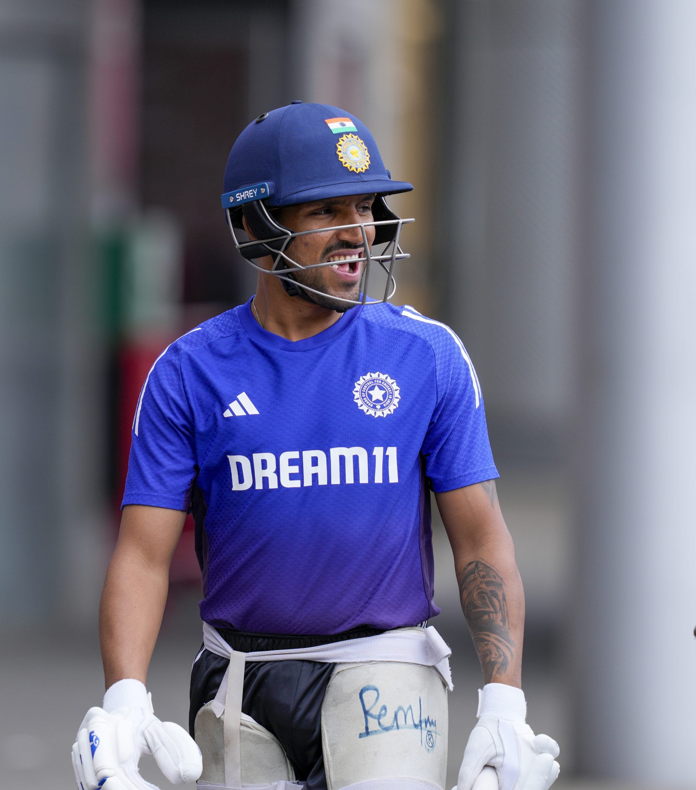 ടീമിലുണ്ടാവുമെങ്കിലും സെക്കൻഡ് ചോയിസ് വിക്കറ്റ് കീപ്പർ ധ്രുവ് ജുറേൽ ആയതിനാൽ താരമാവും പന്തിൻ്റെ അഭാവത്തിൽ ലണ്ടൻ ടെസ്റ്റിൽ കളിക്കുക. കഴിഞ്ഞ രണ്ട് കളിയും പന്തിന് പകരം ജുറേലാണ് വിക്കറ്റ് സംരക്ഷിച്ചത്. ജഗദീശൻ ബാക്കപ്പ് വിക്കറ്റ് കീപ്പറായി ടീമിനൊപ്പം തുടരും.