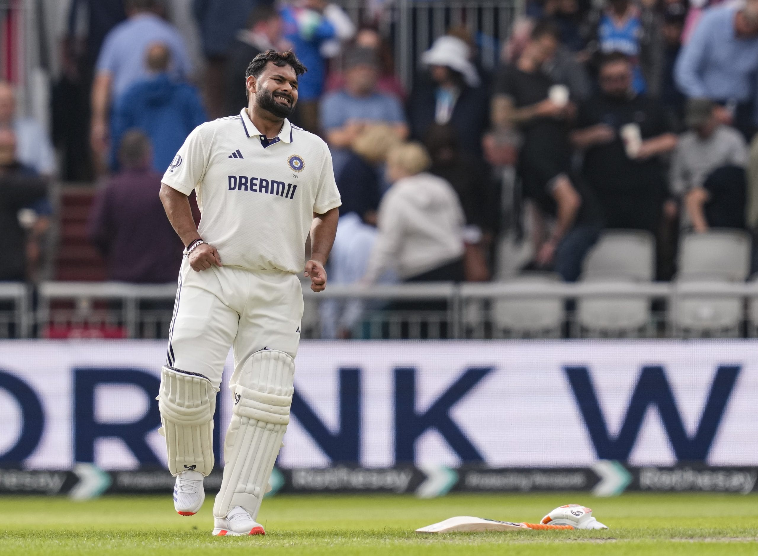 നന്നായിത്തുടങ്ങിയ ഇന്ത്യ ആദ്യ സെഷനിൽ പൂർണ ആധിപത്യം പുലർത്തി. രണ്ടാം സെഷനിൽ അല്പം ഒന്ന് പിന്നാക്കം പോയെങ്കിലും മൂന്നാം സെഷനിൽ വീണ്ടും ഇന്ത്യ തിരികെവന്നു. സായ് സുദർശനും ഋഷഭ് പന്തുമാണ് മൂന്നാം സെഷനിൽ ഇന്ത്യയുടെ പോരാട്ടം മുന്നിൽ നിന്ന് നയിച്ചത്. 
