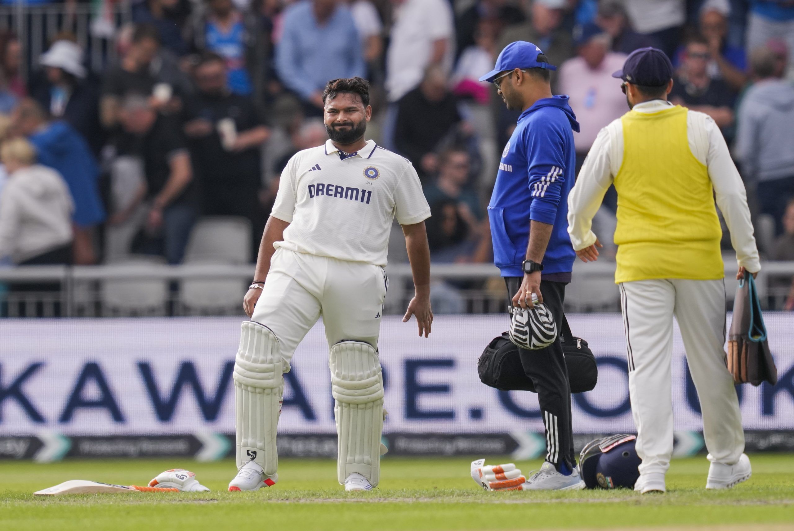 ഇംഗ്ലണ്ടിനെതിരായ അഞ്ചാം ടെസ്റ്റിൽ ഋഷഭ് പന്ത് കളിക്കില്ലെന്ന് സ്ഥിരീകരണം. ലണ്ടനിലെ കെനിങ്ടൺ ഓവലിൽ ഈ മാസം 30ന് ആരംഭിക്കുന്ന മത്സരത്തിൽ താരം ഉണ്ടാവില്ലെന്ന് ബിസിസിഐ ഔദ്യോഗികമായി അറിയിച്ചു. നാലാം ടെസ്റ്റിനിടെ കാൽവിരലിനേറ്റ പരിക്കാണ് കാരണം. (Image Credits- PTI)
