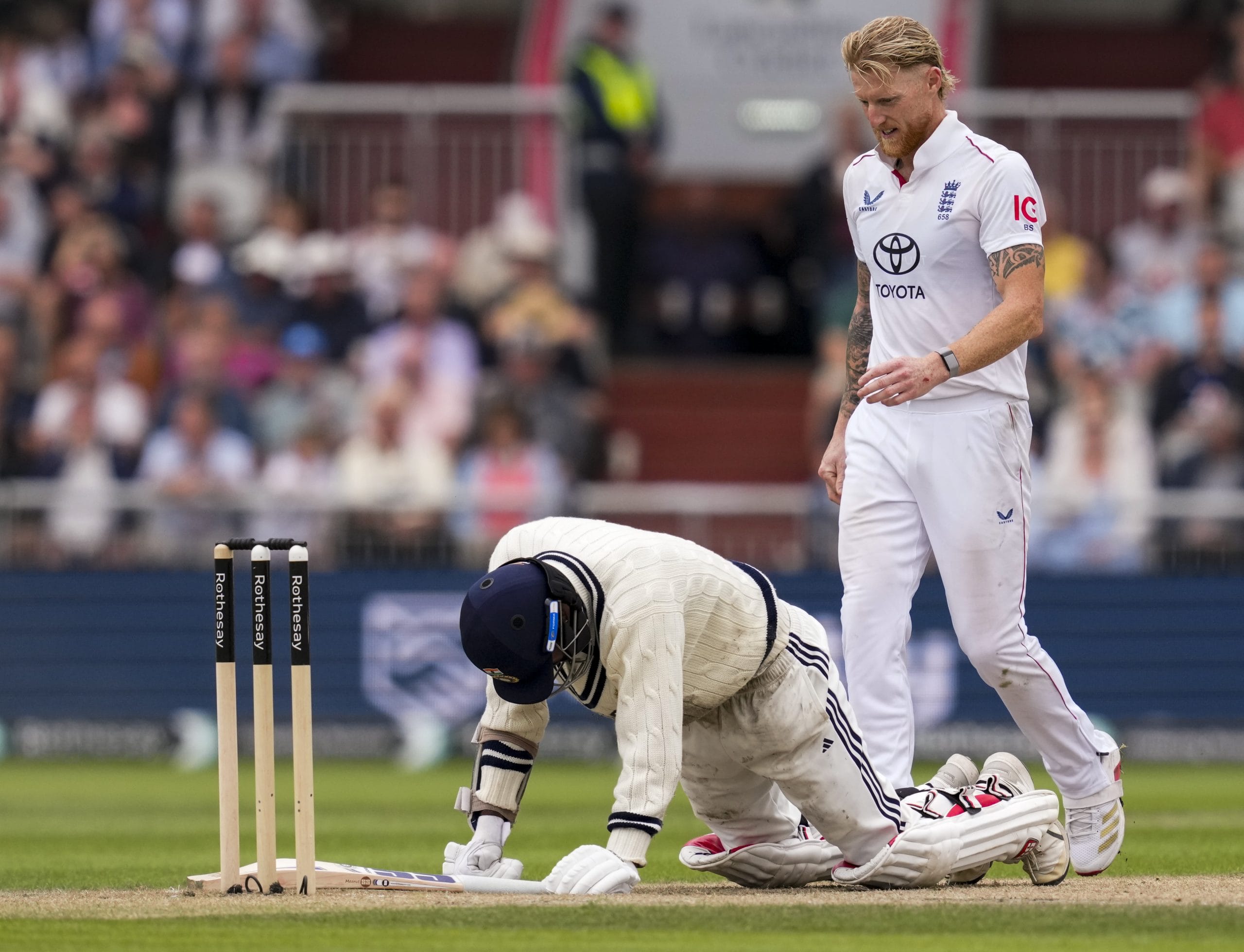 മൂന്ന് മത്സരങ്ങൾ അവസാനിച്ചപ്പോൾ ഇന്ത്യ 2-1 എന്ന നിലയിൽ പിന്നിലാണ്. മാഞ്ചസ്റ്ററിൽ നടക്കുന്ന നാലാം മത്സരത്തിൽ വിജയിക്കാനായാൽ ഇന്ത്യ പരമ്പരയിൽ സമനില പാലിക്കും. ഇംഗ്ലണ്ട് വിജയിച്ചാൽ അവർ പരമ്പര ഉറപ്പിക്കും. അതിനാൽ ഇപ്പോൾ തന്നെ ഇന്ത്യയുടെ നില പരുങ്ങലിലാണ്. 
