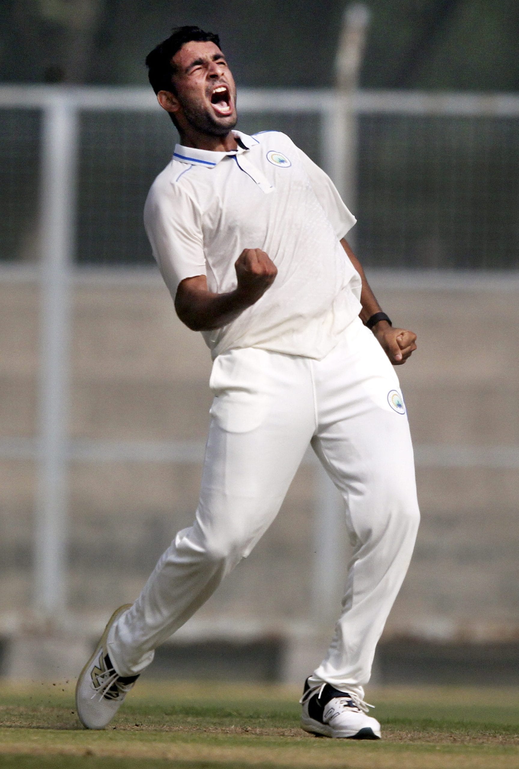 പിന്നാലെ ഹർഷിത് റാണയെ നാട്ടിലേക്ക് തിരിച്ചയച്ചു. ഇപ്പോൾ, അർഷ്ദീപിന് പരിക്കേറ്റ സാഹചര്യത്തിൽ കംബോജിന് വീണ്ടും അവസരം ലഭിക്കുമെന്നാണ് സൂചനകൾ. പരമ്പര നേടാൻ അടുത്ത ആകെ അഞ്ച് മത്സരങ്ങളടങ്ങിയ പരമ്പരയിലെ അടുത്ത രണ്ട് മത്സരങ്ങളിലും ഇന്ത്യക്ക് വിജയിക്കേണ്ടതുണ്ട്. 
