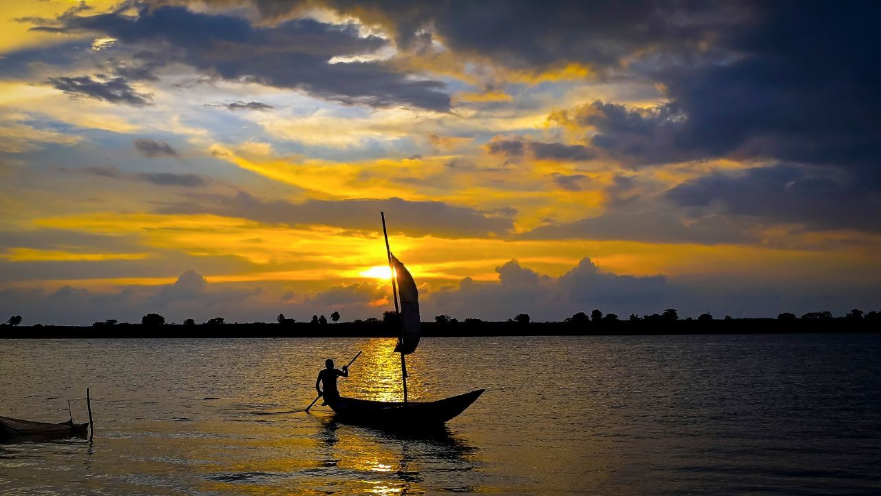 Pathanamthitta Youths Death: പത്തനംതിട്ടയിൽ വള്ളം മറിഞ്ഞ് രണ്ട് യുവാക്കൾ മരിച്ചു; ഒരാൾക്കായി തെരച്ചിൽ