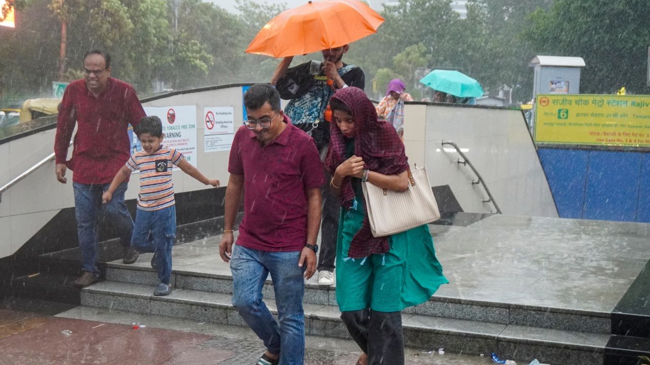 Kerala rain alert: ഇന്ന് സംസ്ഥാനത്ത് ഒറ്റപ്പെട്ട ശക്തമായ മഴ പെയ്യും, മൂന്ന് ജില്ലകളിൽ അലർട്ട്