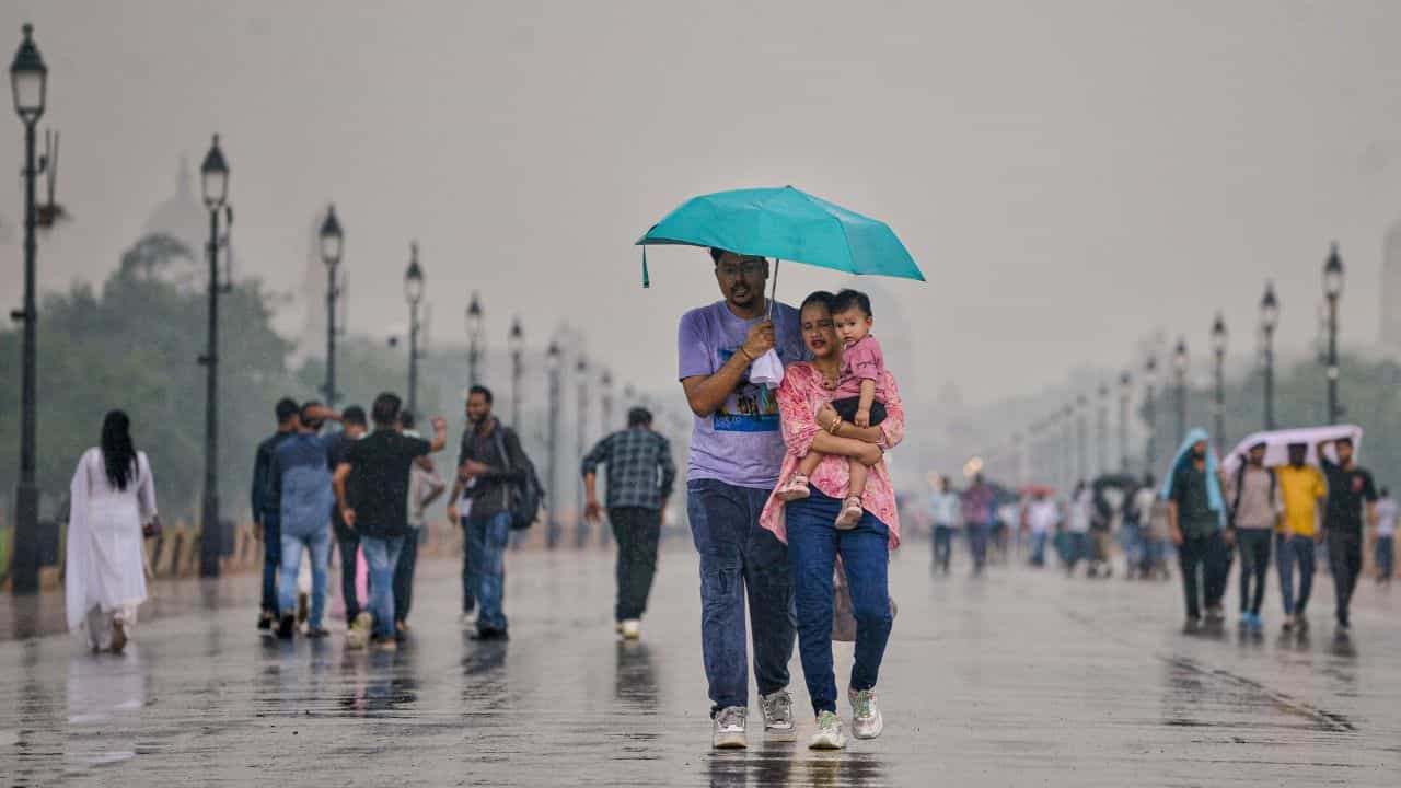 Kerala Rain Alert: വടക്കന്‍ ജില്ലകളില്‍ മഴ കനക്കും; ഓറഞ്ച് അലര്‍ട്ട് തുടരുന്നു