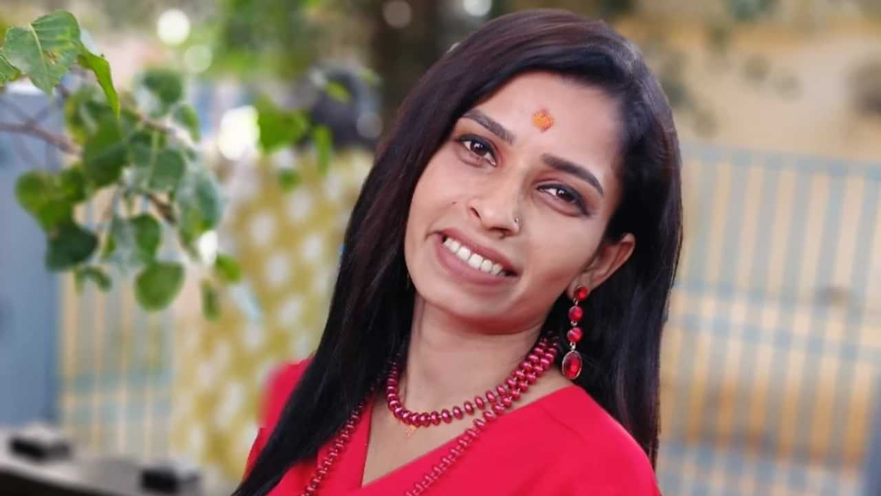 Renu Sudhi: കുറ്റം പറയുന്നവർ മാസം ഒരു ലക്ഷം രൂപ വച്ച് അക്കൗണ്ടിൽ ഇടട്ടെ, ഞാൻ വീട്ടിലിരിക്കാം: പൊട്ടിത്തെറിച്ച് രേണു സുധി Renu Sudhi: കുറ്റം പറയുന്നവർ മാസം ഒരു ലക്ഷം രൂപ വച്ച് അക്കൗണ്ടിൽ ഇടട്ടെ, ഞാൻ വീട്ടിലിരിക്കാം: പൊട്ടിത്തെറിച്ച് രേണു സുധി