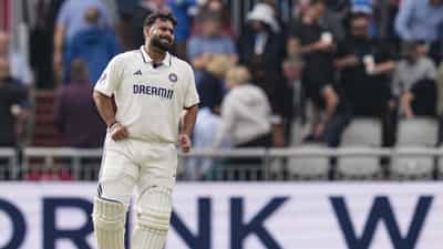 India vs England: പരിക്കിന്റെ പിടിയിലായിട്ടും ടീമിനായി പൊരുതി ഋഷഭ് പന്ത്; മാഞ്ചസ്റ്ററില്‍ മഴപെയ്ത്ത്‌