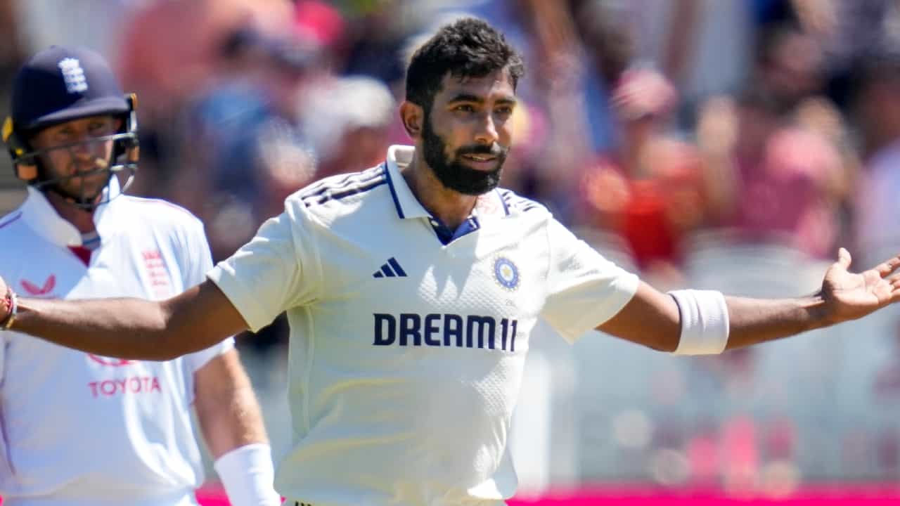 India vs England: നാലാം ടെസ്റ്റിൽ ബുംറ കളിക്കുന്നതിനെപ്പറ്റിയുള്ള തീരുമാനം ഇങ്ങനെ; വൻ അപ്ഡേറ്ററിയിച്ച് പരിശീലകൻ India vs England: നാലാം ടെസ്റ്റിൽ ബുംറ കളിക്കുന്നതിനെപ്പറ്റിയുള്ള തീരുമാനം ഇങ്ങനെ; വൻ അപ്ഡേറ്ററിയിച്ച് പരിശീലകൻ