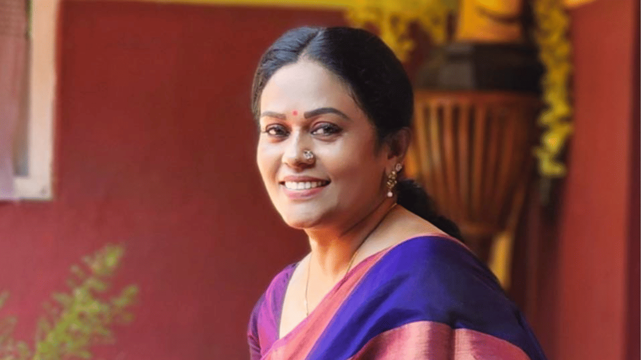 Seema G Nair: ‘ലോകത്തിലെ ഏറ്റവും വൃത്തികെട്ട ജന്മമായാണ് നാടകനടിമാരെ അവർ കണക്കാക്കിയിട്ടുള്ളത്, നേരിട്ട് അനുഭവിച്ചിട്ടുണ്ട്’; സീമ ജി നായർ