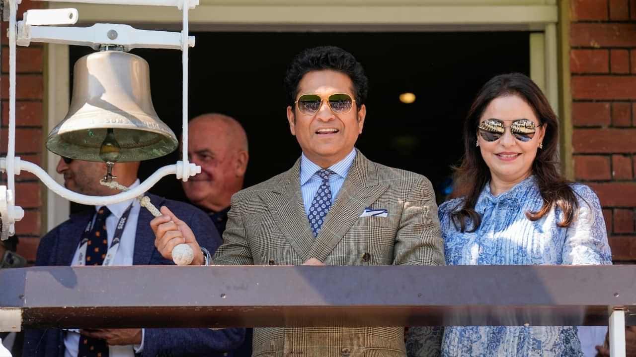 Sachin Tendulkar: ലോർഡ്സിൽ സച്ചിന് ആദരവ്; മണിമുഴക്കി മത്സരം ആരംഭിച്ചത് ഇതിഹാസതാരം Sachin Tendulkar: ലോർഡ്സിൽ സച്ചിന് ആദരവ്; മണിമുഴക്കി മത്സരം ആരംഭിച്ചത് ഇതിഹാസതാരം