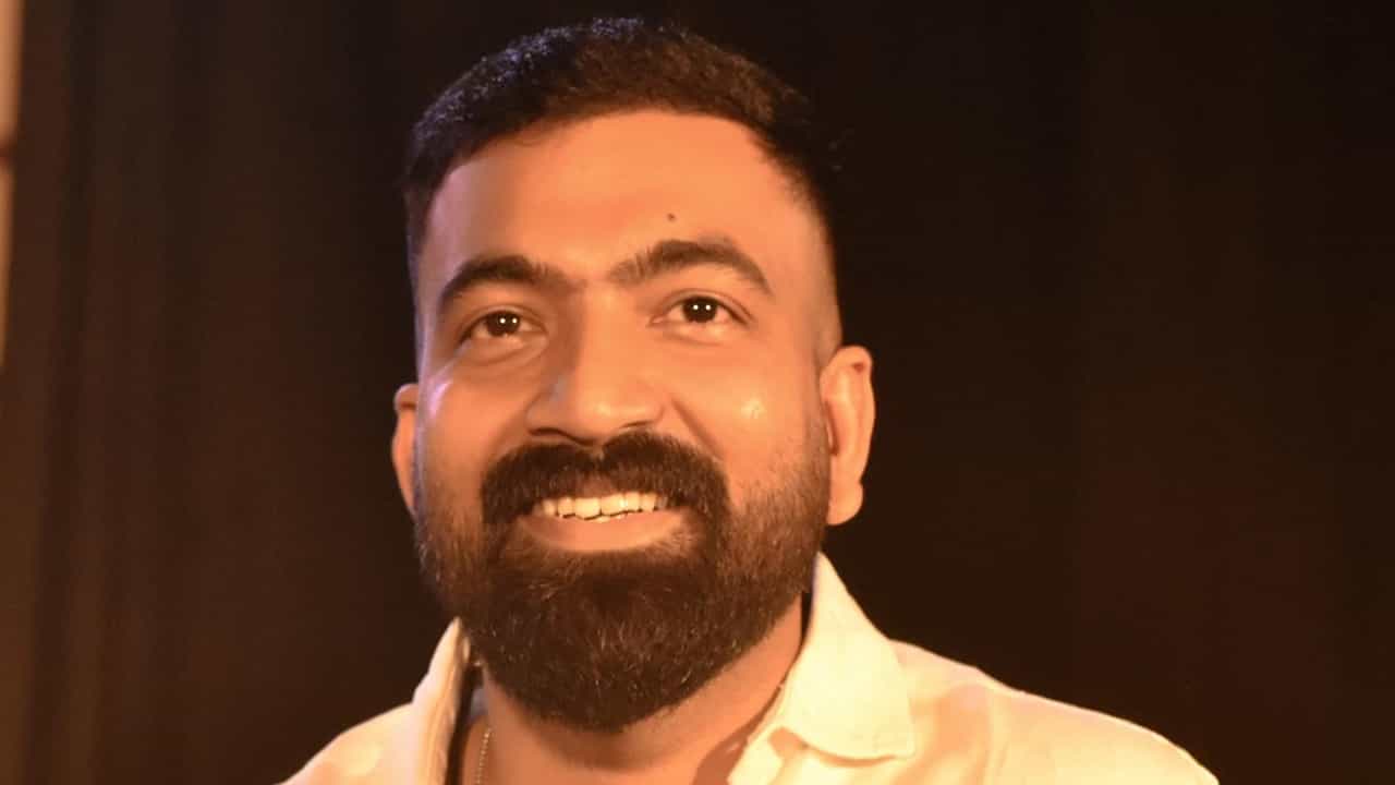 Sirajudheen Nazar: കേരള ക്രൈം ഫയല്സിലേക്ക് അവര് വേറെ ആളെ നോക്കാനൊക്കെ തുടങ്ങി, എന്തു ചെയ്യണമെന്നറിയാതെ കണ്ഫ്യൂഷനായി Sirajudheen Nazar: കേരള ക്രൈം ഫയല്സിലേക്ക് അവര് വേറെ ആളെ നോക്കാനൊക്കെ തുടങ്ങി, എന്തു ചെയ്യണമെന്നറിയാതെ കണ്ഫ്യൂഷനായി