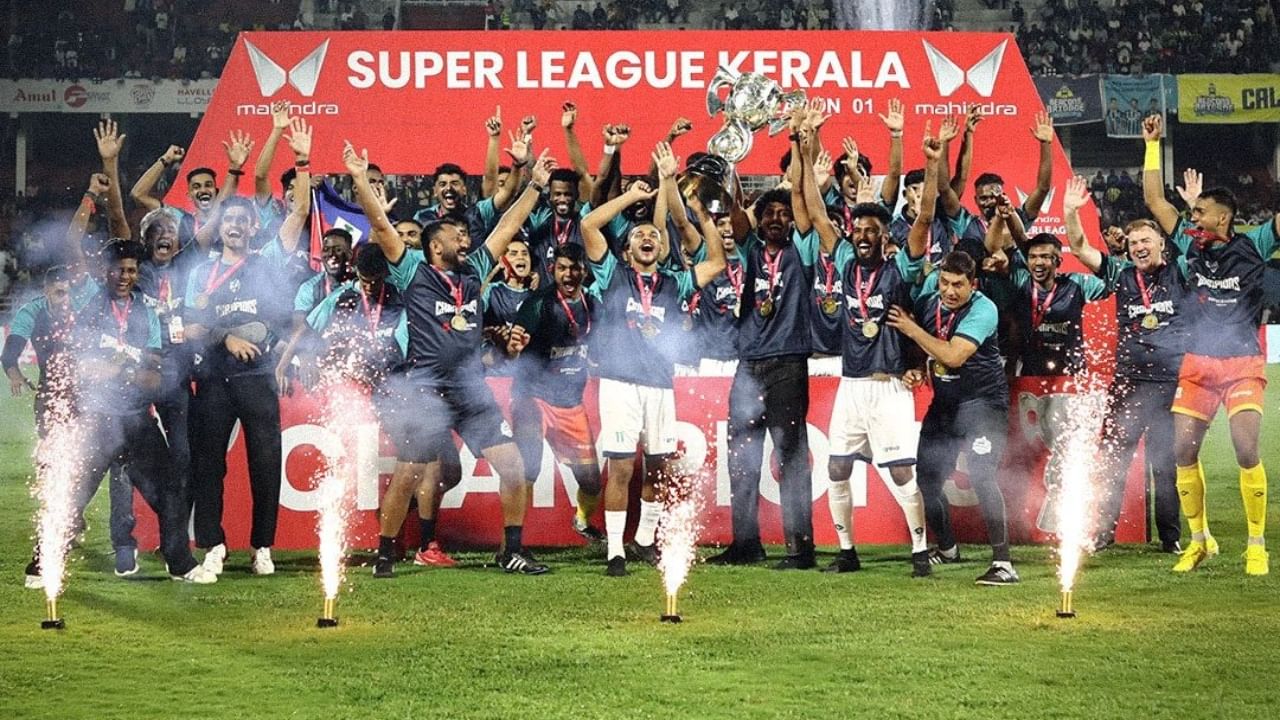 Super League Kerala: ഐഎസ്എൽ ചക്രശ്വാസം വലിക്കുമ്പോൾ സൂപ്പർ ലീഗ് കേരള ആഗോളതലത്തിലേക്ക്; നൂറ് കോടിയുടെ കരാറൊപ്പിട്ടു