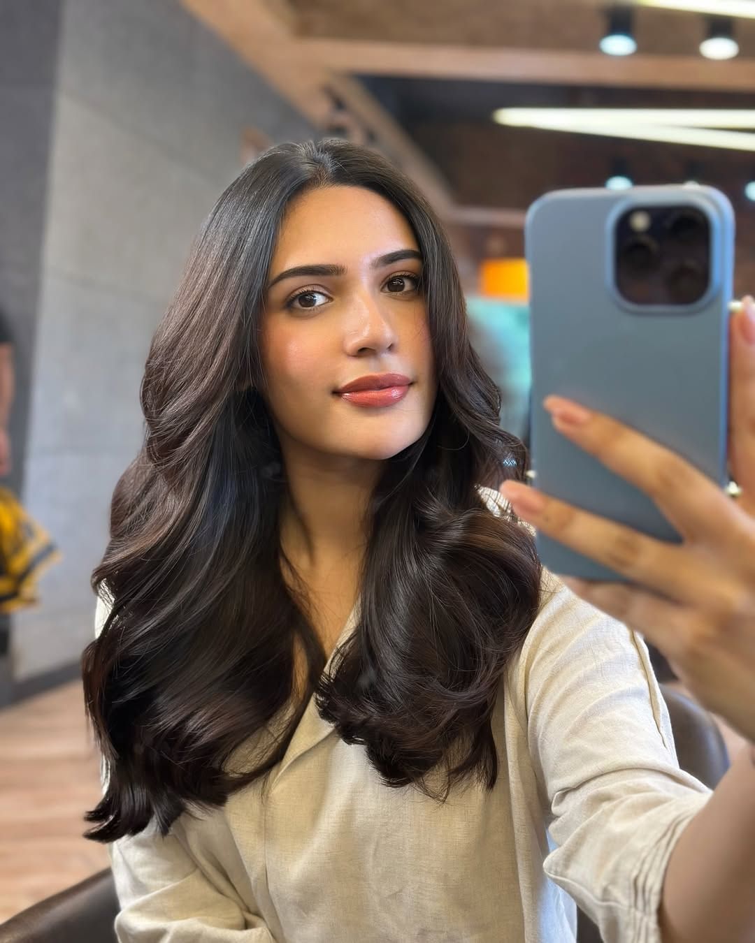 ഇപ്പോഴിതാ താരം പങ്കുവച്ച പുതിയ പോസ്റ്റാണ് ആരാധകർക്കിടയിൽ ചർച്ചയാകുന്നത്.'ടെെംസ് ടാലൻറ്റ്' എന്ന കമ്പനിയുമായുള്ള കരാർ അവസാനിപ്പിച്ചുവെന്നാണ് താരിണി വെളിപ്പെടുത്തിയത്.