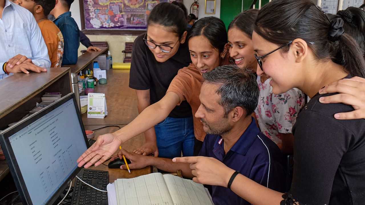 UGC NET Result June 2025: യുജിസി നെറ്റ് 2025 പരീക്ഷാ ഫലം 22ന്; അറിയേണ്ടതെല്ലാം UGC NET Result June 2025: യുജിസി നെറ്റ് 2025 പരീക്ഷാ ഫലം 22ന്; അറിയേണ്ടതെല്ലാം