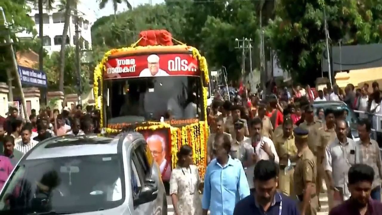 V S Achuthanandan: അനന്തപുരിയിലേക്ക് ഇനി വിഎസ് ഇല്ല; തലസ്ഥാനത്തോട് വിടചൊല്ലി ‘പ്രിയസഖാവ്‌’; വിലാപയാത്ര ആലപ്പുഴയിലേക്ക്‌