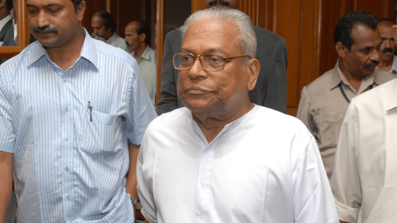 VS Achuthanandan Health Update: ആശങ്ക ഒഴിയാതെ വിഎസിൻ്റെ ആരോഗ്യനില; പുതിയ മെഡിക്കൽ ബുള്ളറ്റിൻ VS Achuthanandan Health Update: ആശങ്ക ഒഴിയാതെ വിഎസിൻ്റെ ആരോഗ്യനില; പുതിയ മെഡിക്കൽ ബുള്ളറ്റിൻ