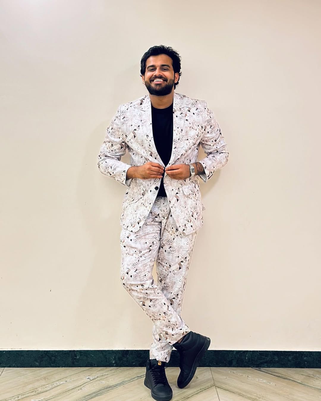 ദിയക്കൊപ്പമുള്ള പല വ്‌ളോഗുകള്‍ക്കും അന്ന് ലഭിച്ചത് ലക്ഷക്കണക്കിന് വ്യൂസായിരുന്നു. ഒരു ലക്ഷത്തിലേറെ സബ്‌സ്‌ക്രൈബേഴ്‌സും ചാനലിനുണ്ട്. എന്നാല്‍ ഇരുവരും ബ്രേക്കപ്പായതിന് ശേഷം വൈഷ്ണവ് യൂട്യൂബില്‍ അത്ര സജീവമല്ല. 

