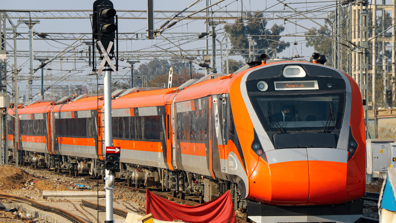 Vande Bharat Live Booking: കോളടിച്ചല്ലോ! വന്ദേഭാരതിൽ ഇനി 15 മിനിറ്റ് മുമ്പുവരെ ടിക്കറ്റ് ബുക്ക് ചെയ്യാം; മാറ്റം ഇങ്ങനെ