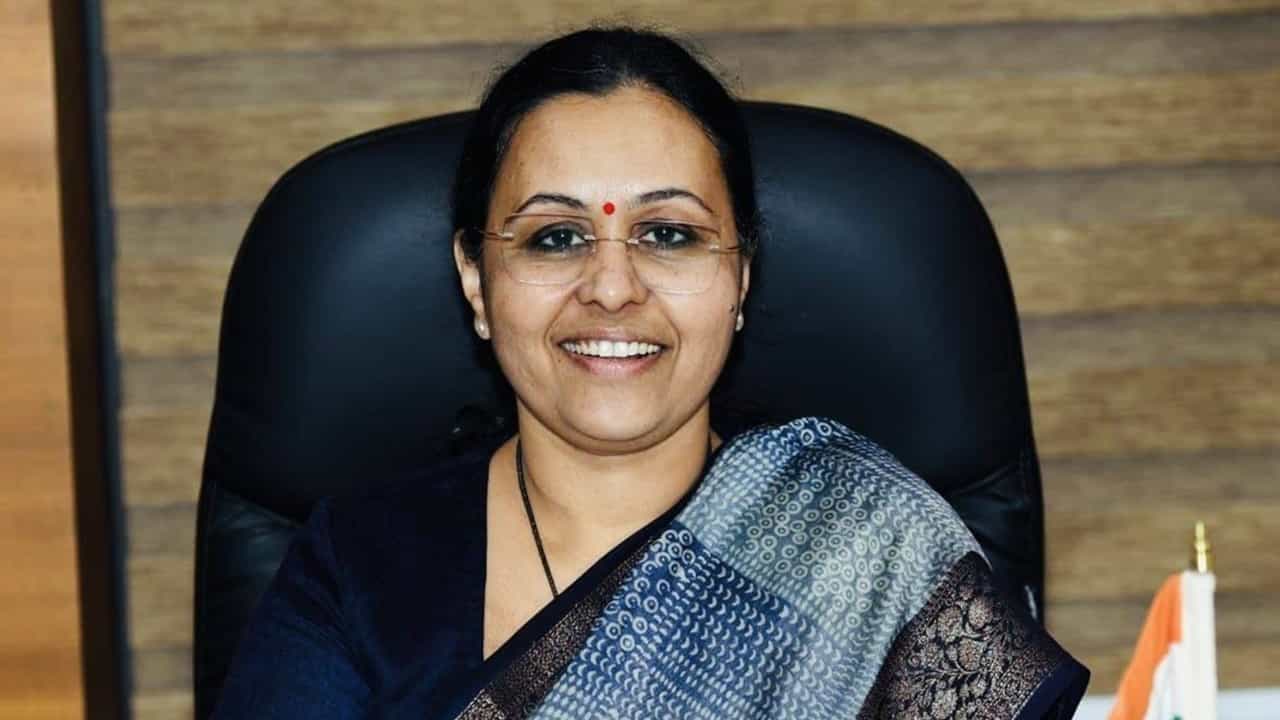 Veena George: തിരുവനന്തപുരത്തേക്ക് മടങ്ങുന്നതിനിടെ ദേഹാസ്വാസ്ഥ്യം, വീണാ ജോര്‍ജ് ആശുപത്രിയില്‍