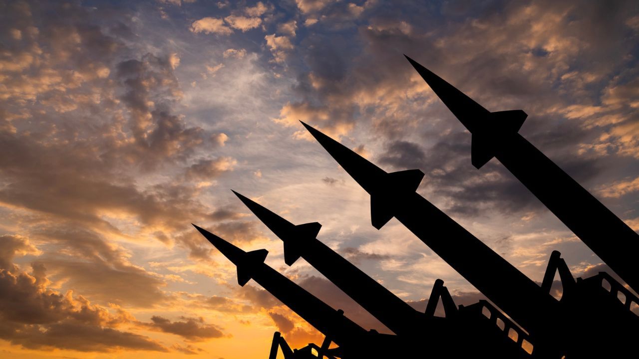 സൈനിക ശക്തി വർധിപ്പിക്കാൻ ഒരു ലക്ഷം കോടി രൂപയുടെ ആയുധങ്ങൾ വാങ്ങാൻ കേന്ദ്രം; പ്രതിരോധ കൗൺസിലിൻ്റെ അനുമതിയായി