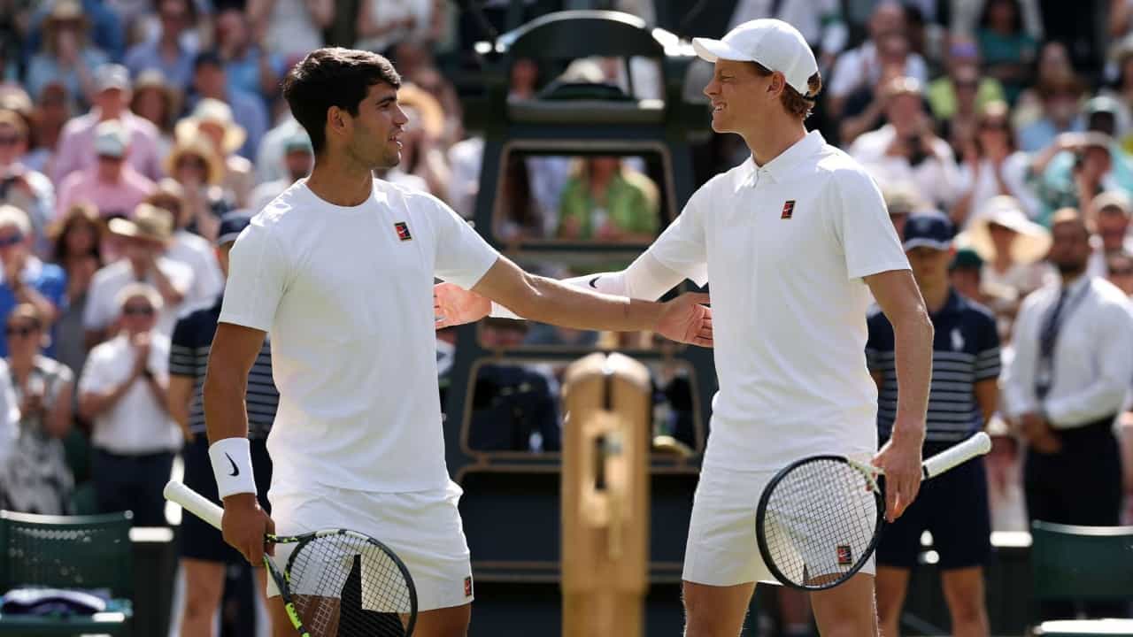 Wimbledon Final 2025: കന്നിക്കിരീടത്തിന് സിന്നർ; ഹാട്രിക്കടിക്കാൻ അൽകാരസ്: പുൽമൈതാനത്തിന് തീപിടിക്കുന്നു Wimbledon Final 2025: കന്നിക്കിരീടത്തിന് സിന്നർ; ഹാട്രിക്കടിക്കാൻ അൽകാരസ്: പുൽമൈതാനത്തിന് തീപിടിക്കുന്നു