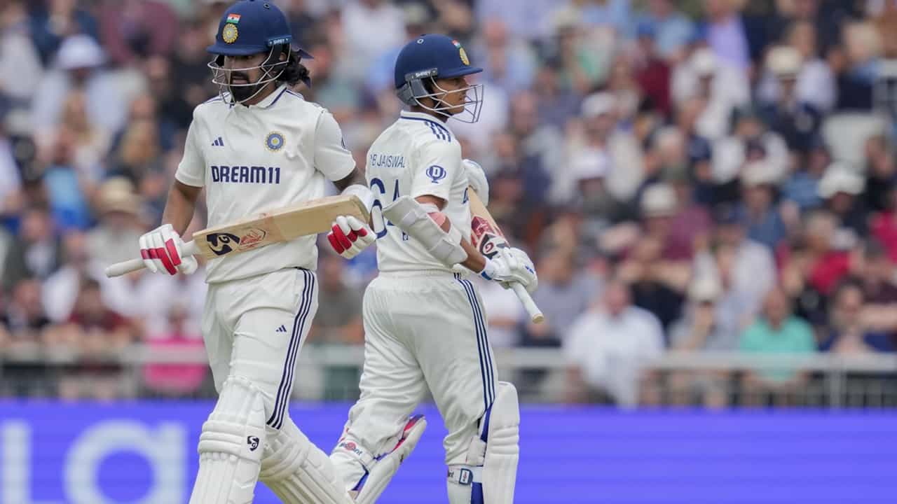 India vs England: മാഞ്ചസ്റ്ററില് പ്രതിരോധക്കോട്ട പണിത് രാഹുലും, ജയ്സ്വാളും; ഭേദപ്പെട്ട തുടക്കം India vs England: മാഞ്ചസ്റ്ററില് പ്രതിരോധക്കോട്ട പണിത് രാഹുലും, ജയ്സ്വാളും; ഭേദപ്പെട്ട തുടക്കം