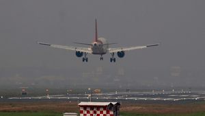 Air India Pilot collapse: ടേക്ക് ഓഫിന് തൊട്ടുമുമ്പ് പൈലറ്റ് കുഴഞ്ഞുവീണു, സംഭവം എയർ ഇന്ത്യ വിമാനത്തിൽ Air India Pilot collapse: ടേക്ക് ഓഫിന് തൊട്ടുമുമ്പ് പൈലറ്റ് കുഴഞ്ഞുവീണു, സംഭവം എയർ ഇന്ത്യ വിമാനത്തിൽ